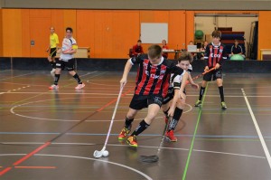 Die U18-Junioren im Einsatz im Heimspiel gegen Unihockey Mittelland (Foto: Simon Abächerli)