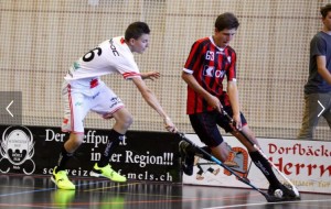 Im Einsatz gegen die Altersgenossen von Chur Unihockey (Foto: Chur Unihockey)