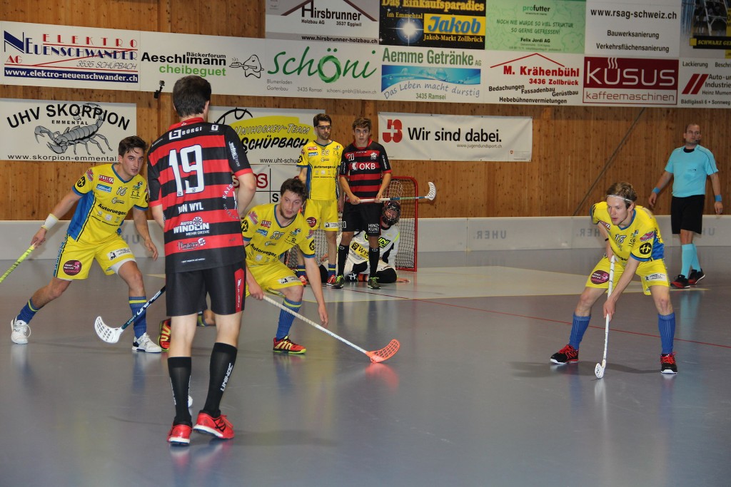 Eine Szene aus dem Hinspiel in Schüpbach (Foto: Anton Bieri)