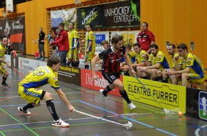 Markus Abegg deckt den Ball ab im Heimspiel gegen Schüpbach (Foto: Simon Abächerli)